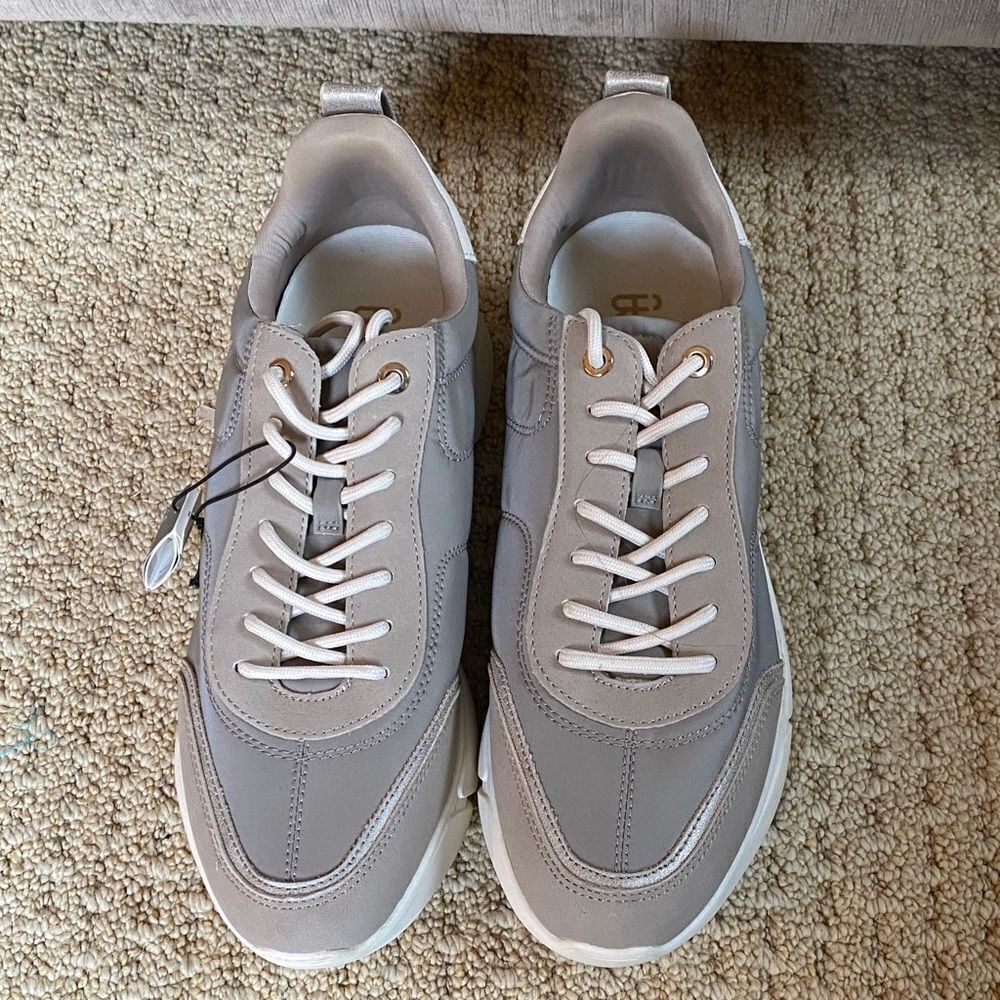 Stylish Gray Wonen’s Sneakers